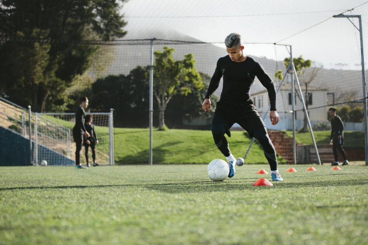 10 Essential Football Dribbling Drills for Beginners: The Ultimate Guide to Quick Skills Improvement