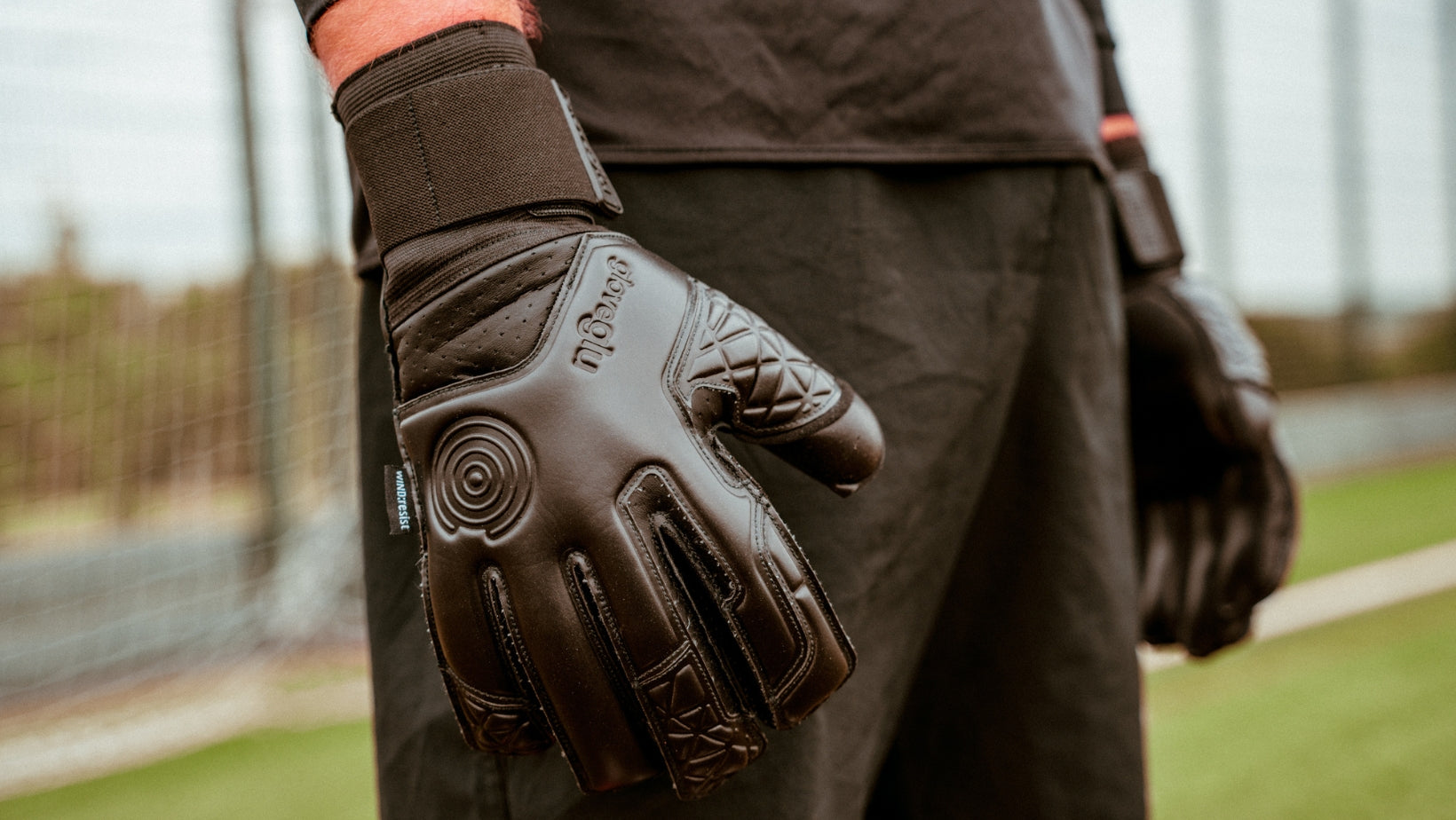 10 Expert-Approved Tips to Choose the Best Soccer Gloves for Cold Weather