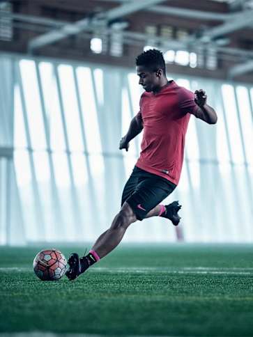 10 Expert Tips on How to Kick a Football for Beginners: The Ultimate Guide