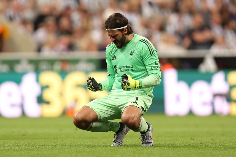 10 Ultimate Reasons Why the Best Soccer Goalie of All Time Will Amaze You