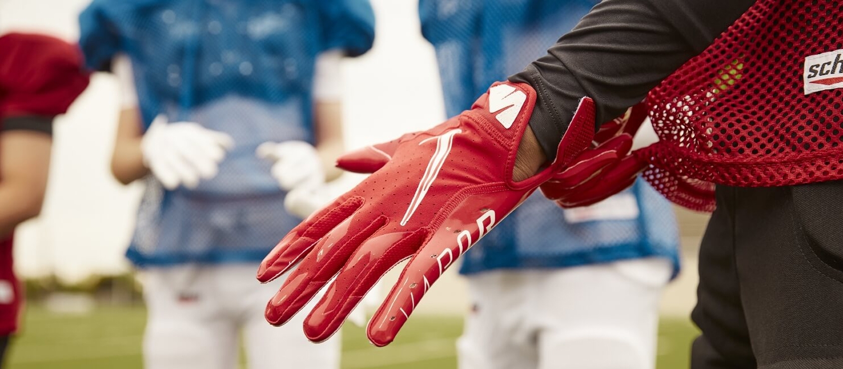 The Ultimate Guide to Soccer Field Gloves: Expert Tips and Must-Have Features