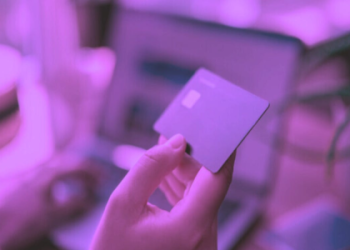 7 Expert Solutions for Why Is Chase Holding My Check for 2 Weeks (And How to Get Your Money Faster!)