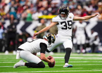 7 Expert Reasons Unveiled: Is WR Offense or Defense – The Ultimate Football Guide