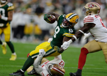 7 Expert Secrets on How to Be a Good Tackler in Football: The Ultimate Guide for Dominating Defense