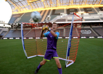7 Expert Secrets on Where Can Goalie Use Hands: The Ultimate Guide for Soccer Players and Fans