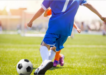 7 Expert-Recommended Football Training Sessions for 10 Year Olds: The Ultimate Guide for Skillful Young Players