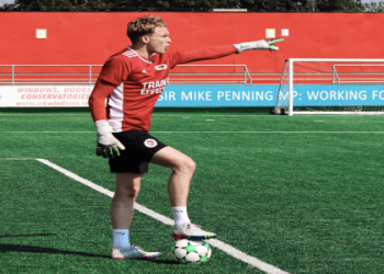 10 Expert Secrets to Building an Unbreakable Football Defense Lineup for Your Team