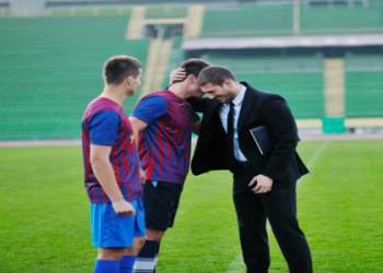 7 Expert Secrets to Transforming Team Leadership with an Executive Coaching Programme Football Professionals Swear By