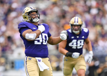 7 Expert Insights: Wide Receiver Offense or Defense – The Ultimate Guide to Distinguishing Roles in Football