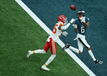 7 Secrets to Building an Unstoppable NFL Offense: Expert Strategies for Dominating the Gridiron