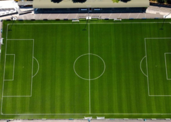 10 Expert Secrets for Effective Management and Leadership Coaching Football Teams