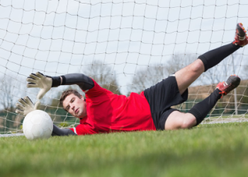 10 Expert Secrets for Choosing Goalie Equipment Soccer Players Actually Need
