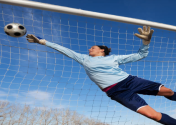 10 Expert Tips to Choose the Perfect Soccer Goalkeeper Glove: The Ultimate Buying Guide