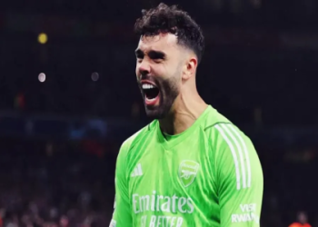 10 Expert Answers on Who Is the Best Goalie in the World: The Ultimate Guide