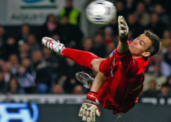 10 Expert Insights on How Far Can a Goalie Come Out in Soccer: The Ultimate Guide