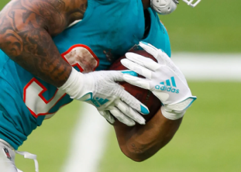 10 Amazing Reasons Why Spider Man Football Gloves Are the Ultimate Game Changer