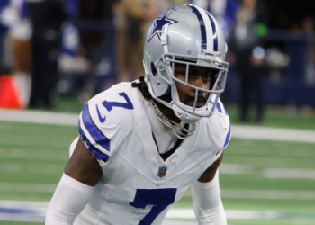 IS CORNERBACK OFFENSE OR DEFENSE: THE ULTIMATE GUIDE TO UNDERSTANDING THIS POSITION