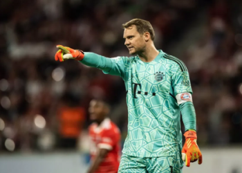 Top 10 Football Goalkeepers of All Time: The Ultimate Guide to Legendary Shots Stoppers